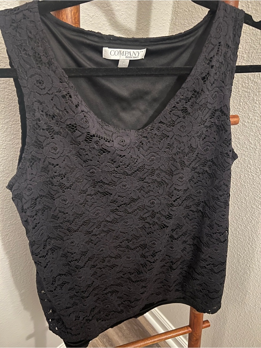 Ellen Tracy Black Lace Sleeveless Top
